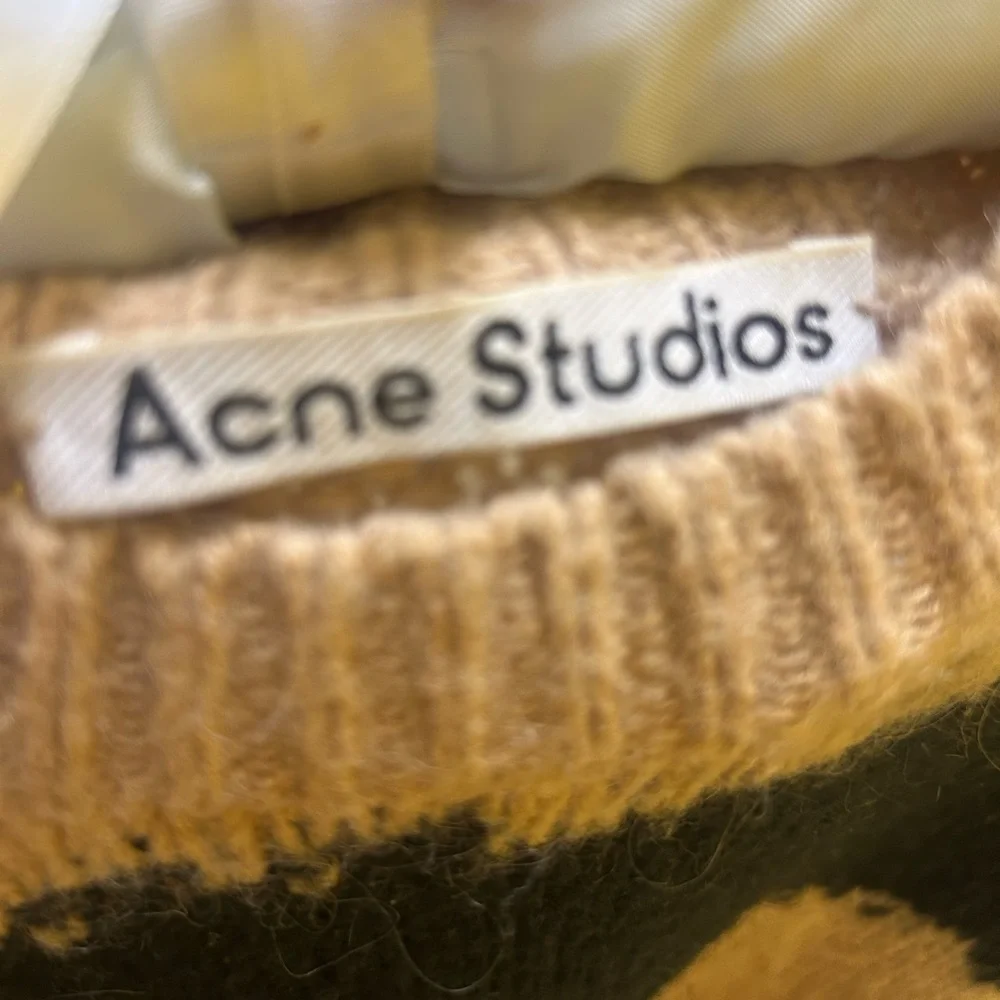 ACNE STUDIO Striped Distressed Crewneck beige black Sweater large